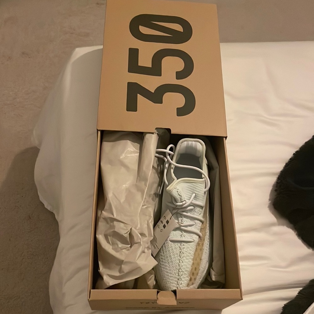 Yeezy Hyperspace brand new never worn with receipt 100% authentic size 10 mens